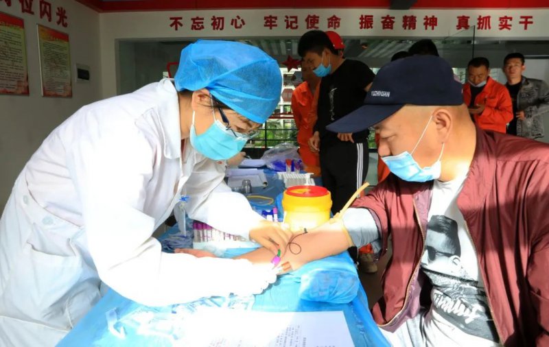 寧夏鋼鐵集團(tuán)開(kāi)展“關(guān)愛(ài)員工，關(guān)注健康”職工健康體檢活動(dòng)